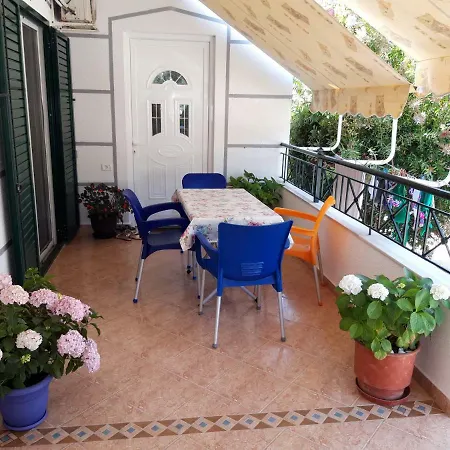 Zogaj Apartmán *